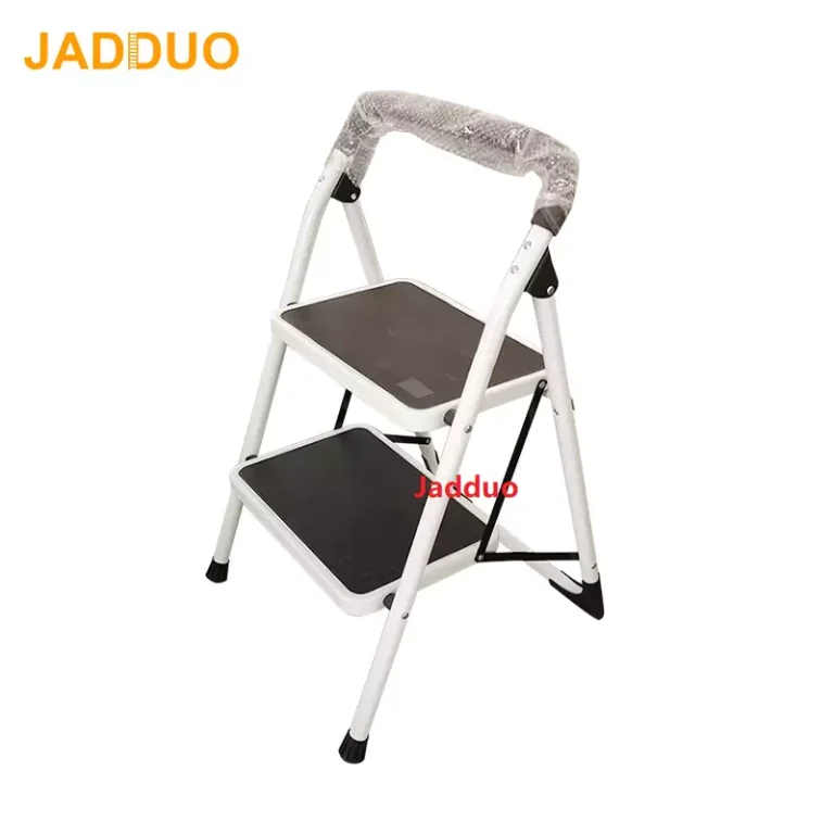Low Handrail Steel Ladder White Color