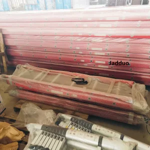 Red insulated ladder 2 section ladder With pulley and rope