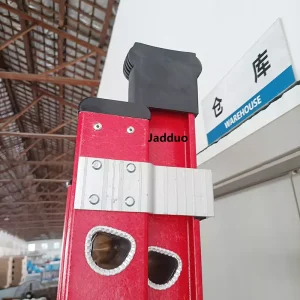 Red insulated ladder 2 section ladder With pulley and rope