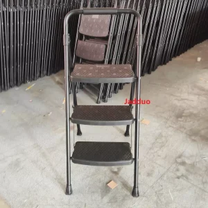 Round Iron Ladder Black with Plastic Tread