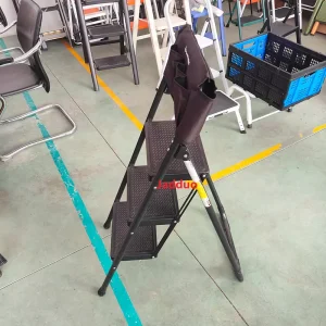 Round Iron Ladder Black with Plastic Tread