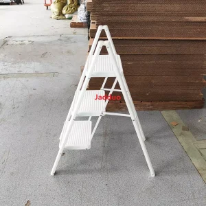 White Flower Stand Ladder