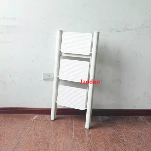 Iron Flower Stand Ladder White