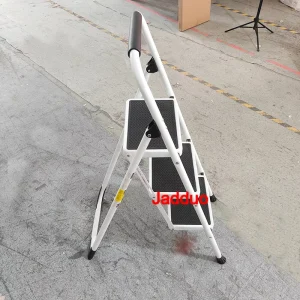 White Round Tube Iron Step Ladder with Ground-Touching Back Support & Rubber Leather Steps for Export