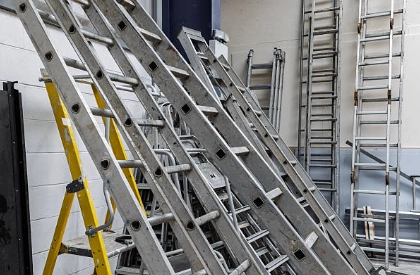 How to Choose Right Ladder for Safe Work at Home and on the Jobsite