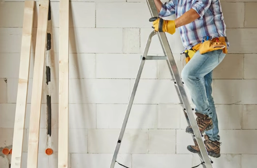 Ladder Climbing Safety Guide for Step Ladders, Extension Ladders and Telescopic Ladders