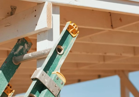 Extension Ladder Parts and Duty Ratings Every Buyer Should Check