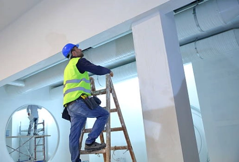 How to Position a Ladder Correctly for Safer Home and Professional Use
