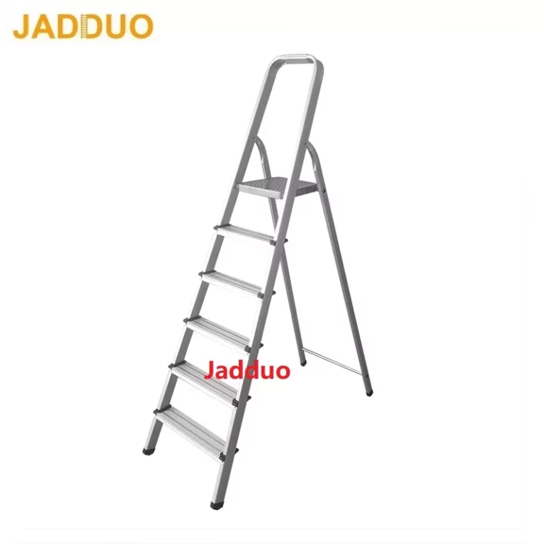 Aluminium step ladder with iron top steps