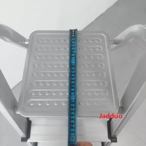 Aluminium step ladder with iron top steps