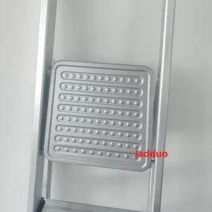 Aluminium step ladder with iron top steps