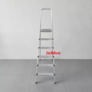 Aluminium step ladder with iron top steps