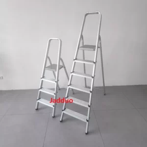 Aluminium step ladder with iron top steps