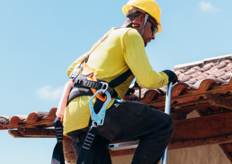 How to Choose a Roof Top Tent Ladder for Safe and Compact Camping